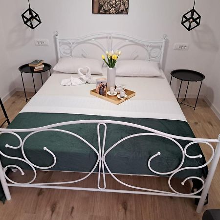 Studio Apartman Maris Lägenhet Zadar Exteriör bild