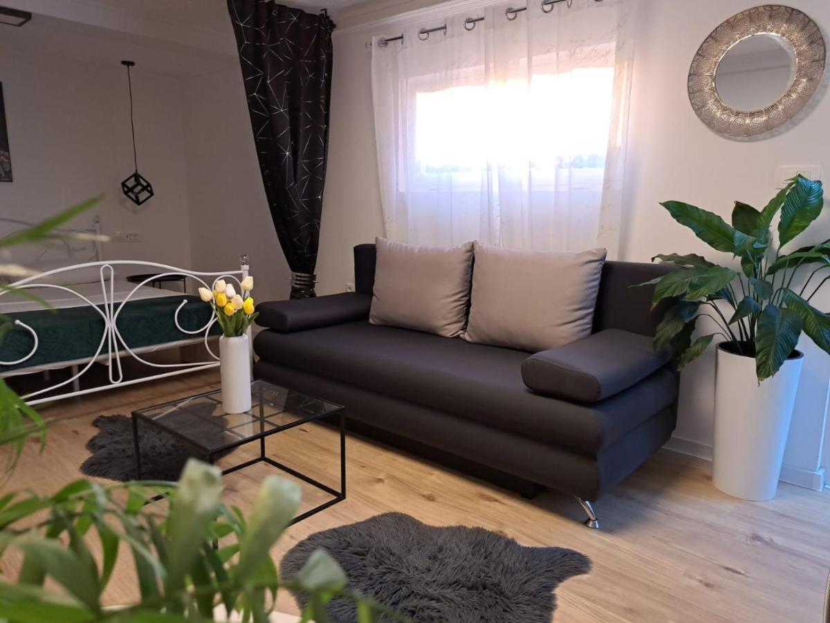 Studio Apartman Maris Lägenhet Zadar Exteriör bild